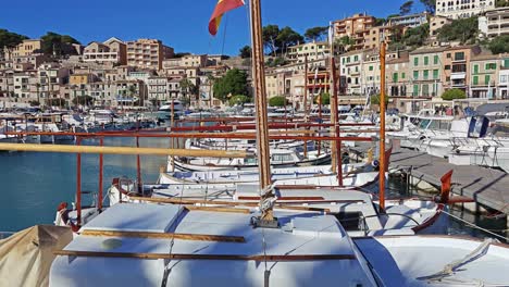 Este-Es-El-Puerto-De-Sóller-En-Mallorca.