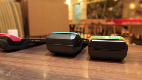 terminales de punto de venta en un restaurante