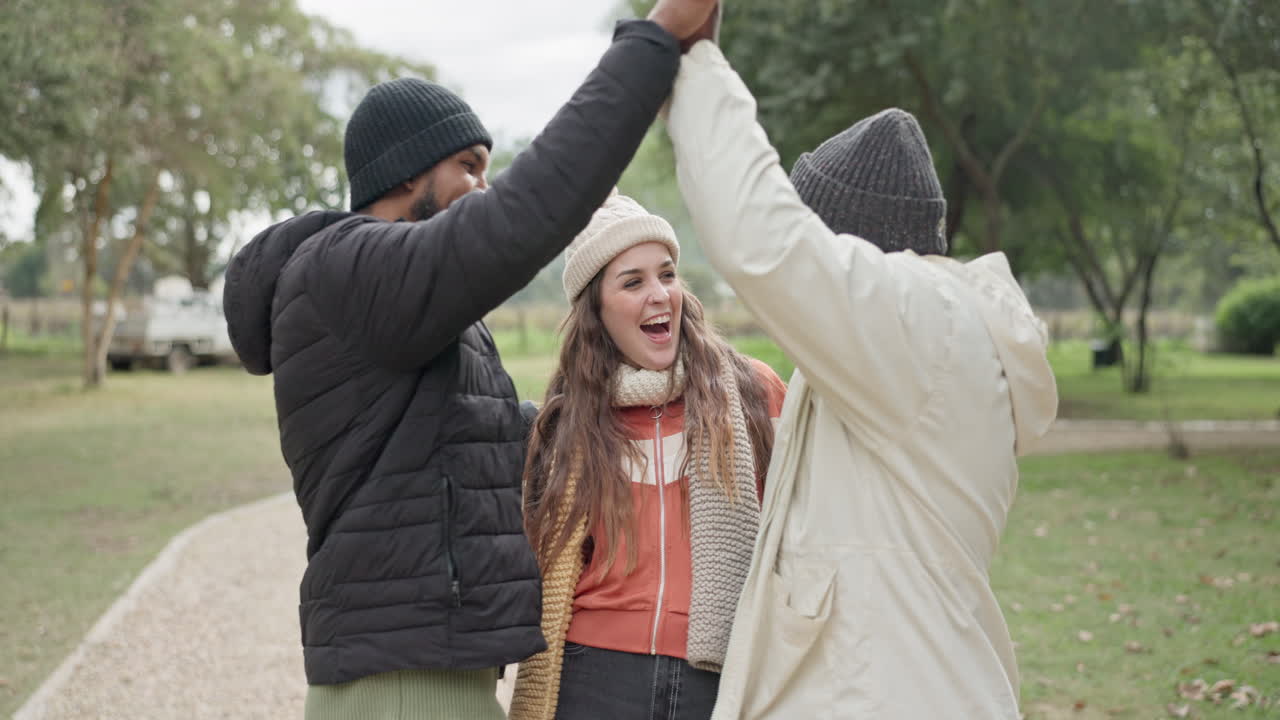 다양성, 친구들과 공원에서 다섯을 치는 것