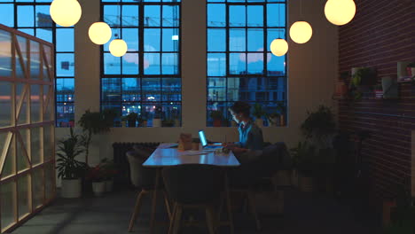 Woman,-office-and-working-on-laptop-at-night-alone