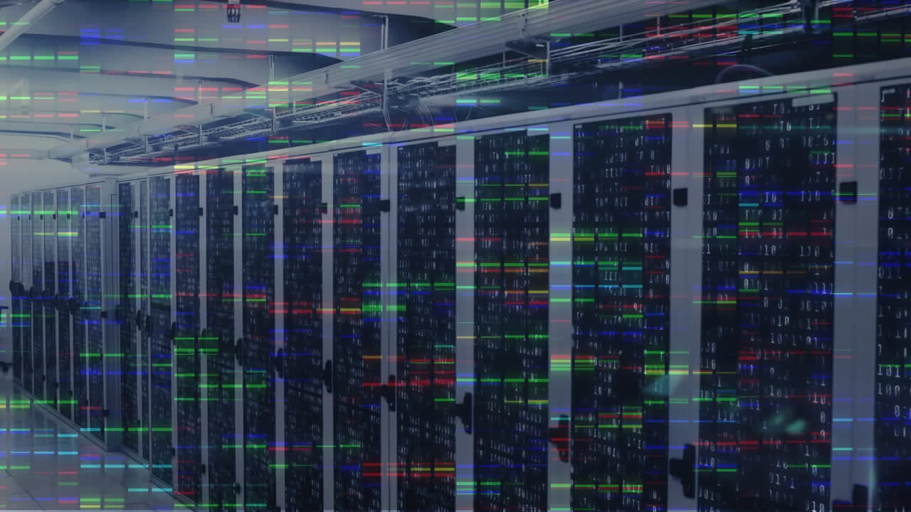 animación de cuadrados de mosaico coloridos contra la sala del servidor de la computadora.
