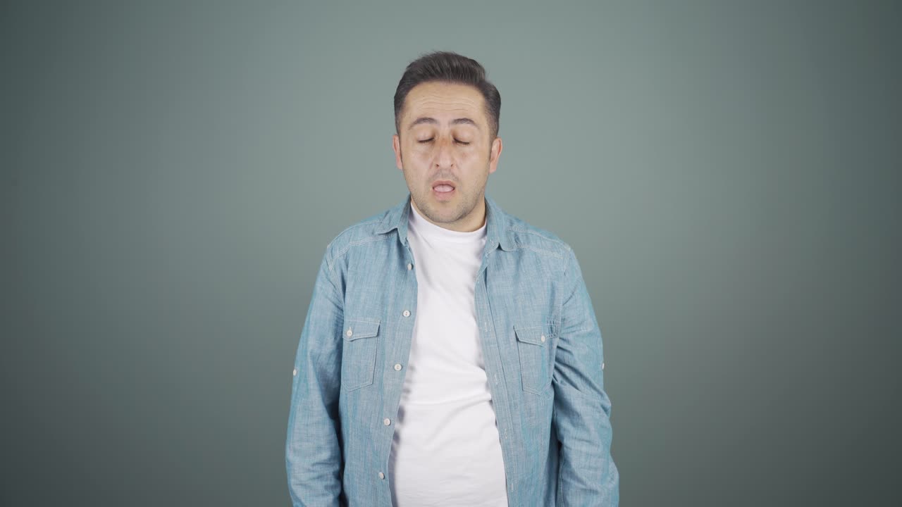 재채기하는 남자, 환자.