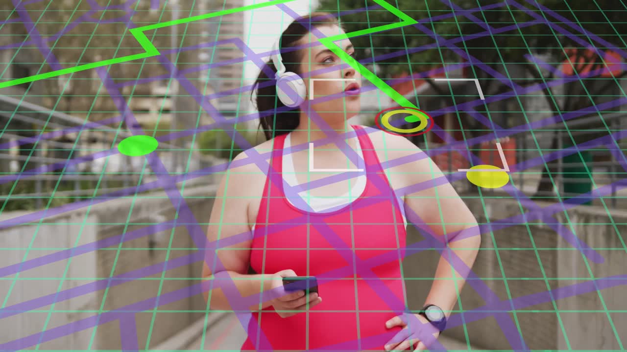 animación de procesamiento de datos sobre tamaño plus mujer caucásica haciendo ejercicio en la ciudad