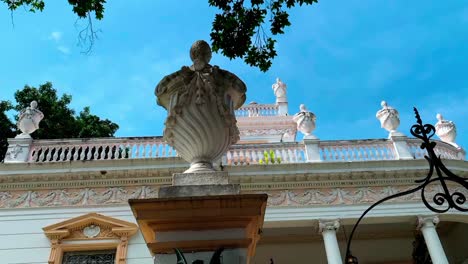 Timelapse-En-Una-Casa-Histórica-En-Paseo-Del-Montejo-En-La-Ciudad-De-Merida-En-Mexico