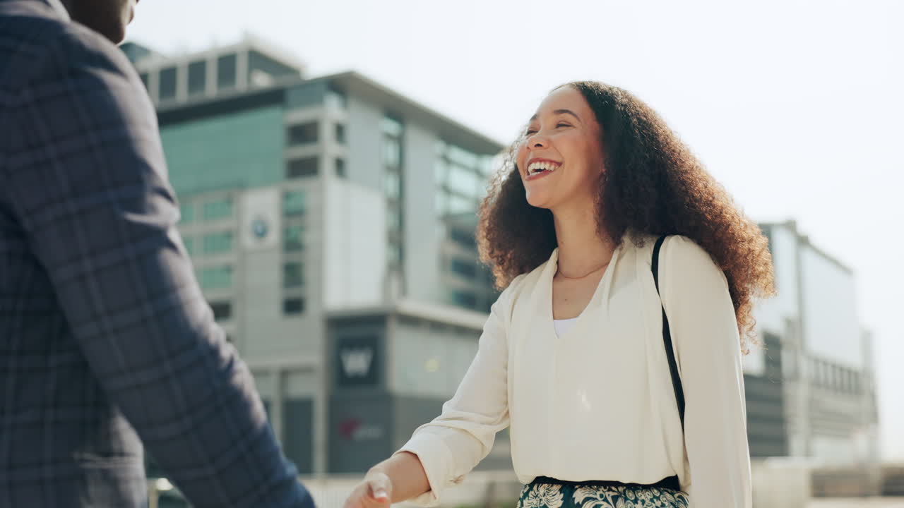 mujer de negocios, la gente se da la mano.