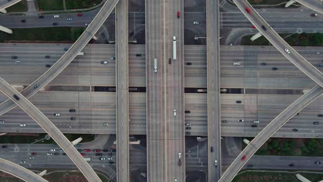 Birds-eye-view-of-cars-on-I-10-Freeway-in-Houston,-Texas