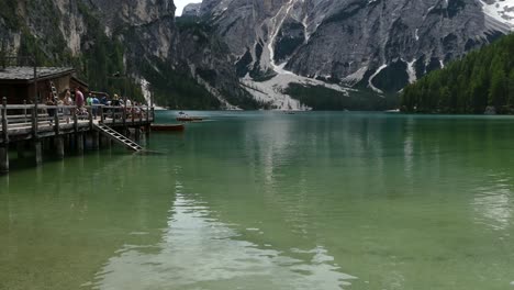 wunderful-view-of-the-lago-di-braies-in-the-dolomite-mountains