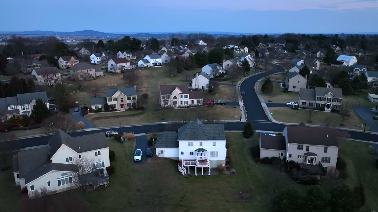 Maisons de banlieue américaine la nuit