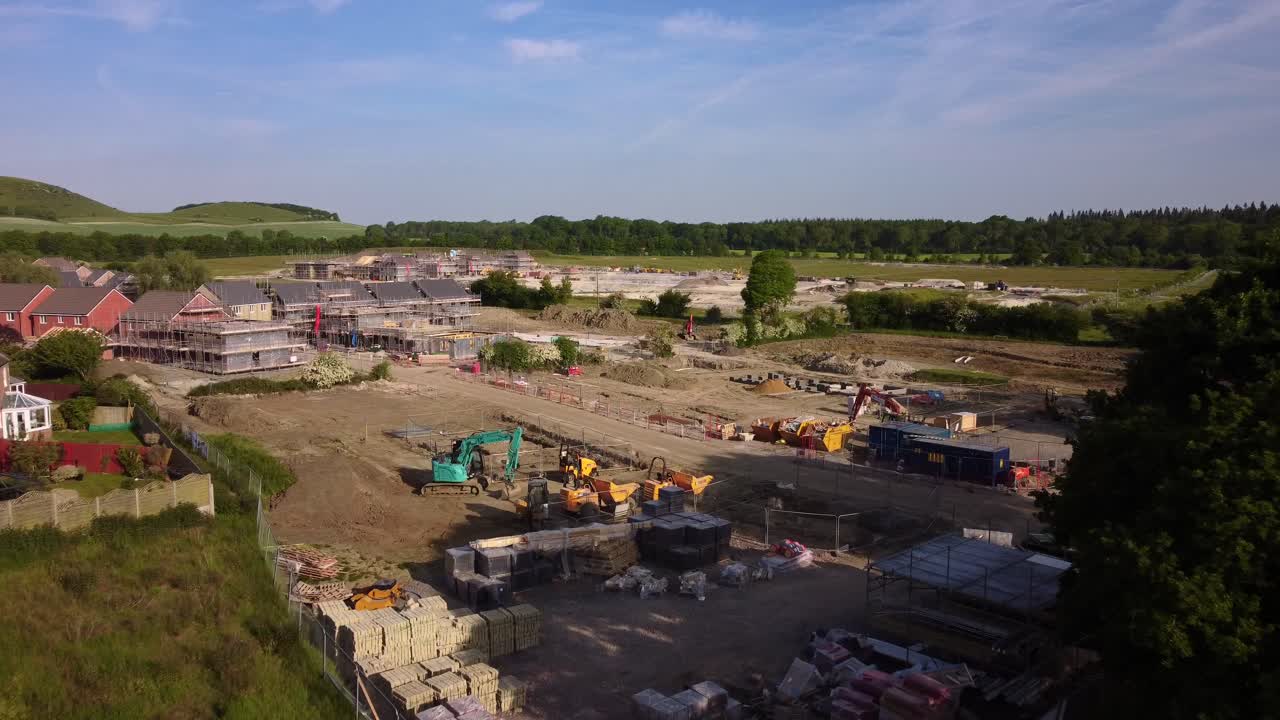 casas y propiedades que se están construyendo en tierras del cinturón verde en inglaterra