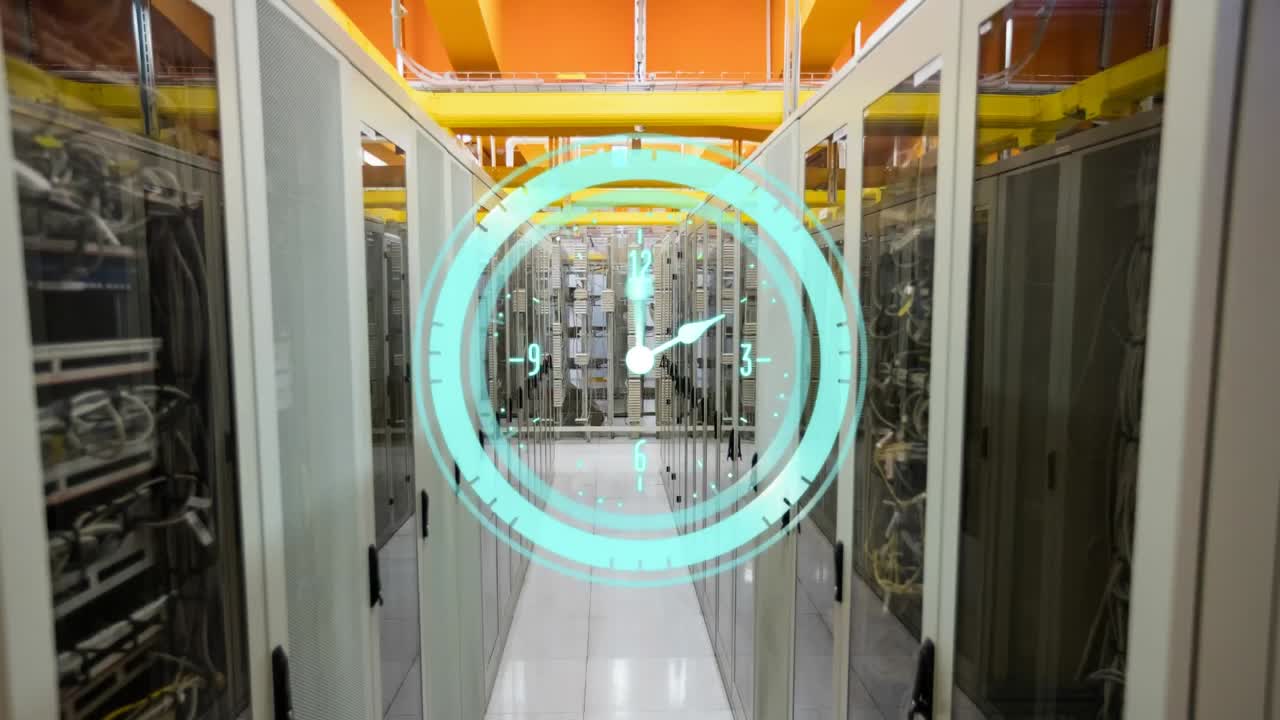 animación del reloj en movimiento sobre la sala del servidor