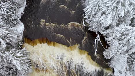 Antena-De-Invierno-Del-Parque-Estatal-De-Tahquamenon-Falls