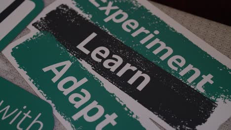 Advice-Concept-White-and-green-Sign-With-Advice-Support-Guidance-And-Help-Text-close-up-shot,-Arc-shot