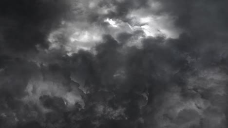 In-Richtung-Der-Cumulonimbus-Gewitterwolke