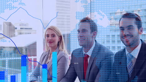 animación del procesamiento de datos sobre diversas personas de negocios que se dan la mano