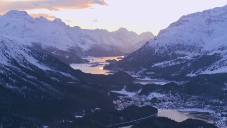 Wunderschönes-Panorama-Der-Schweizer-Alpen-3