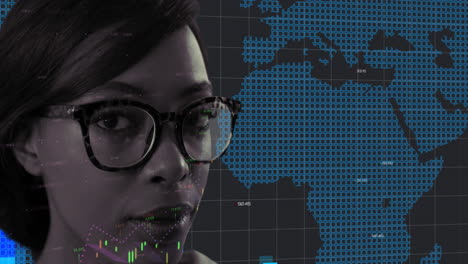 procesamiento de datos financieros contra la mujer y el mapa del mundo
