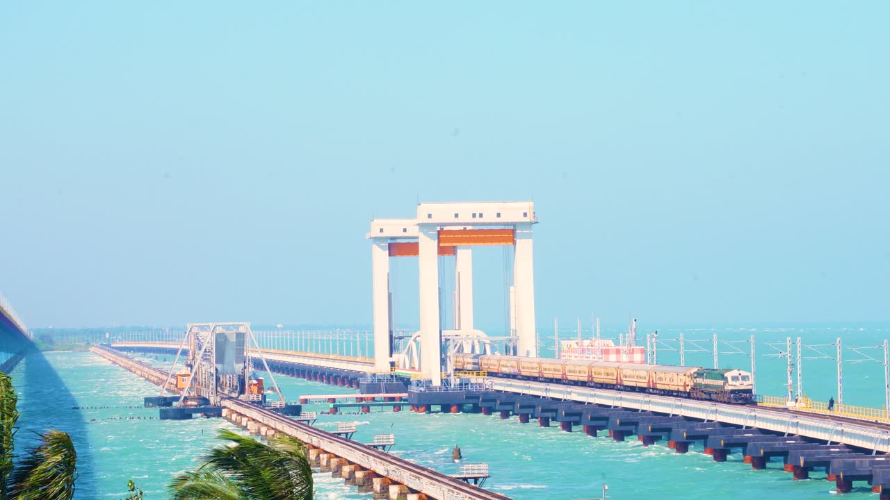 Vista aerea del ponte ferroviario di Pamban, Tamil Nadu, India