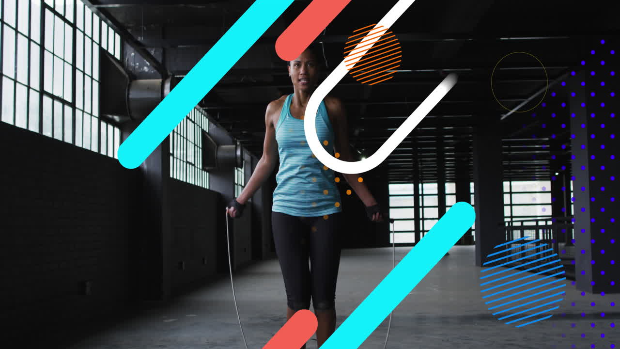 animación de formas coloridas sobre una mujer saltando la cuerda en un edificio abandonado