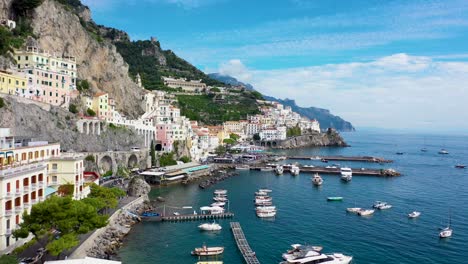 Unglaubliche-Aussicht-In-Der-Amalfiküste,-Italien