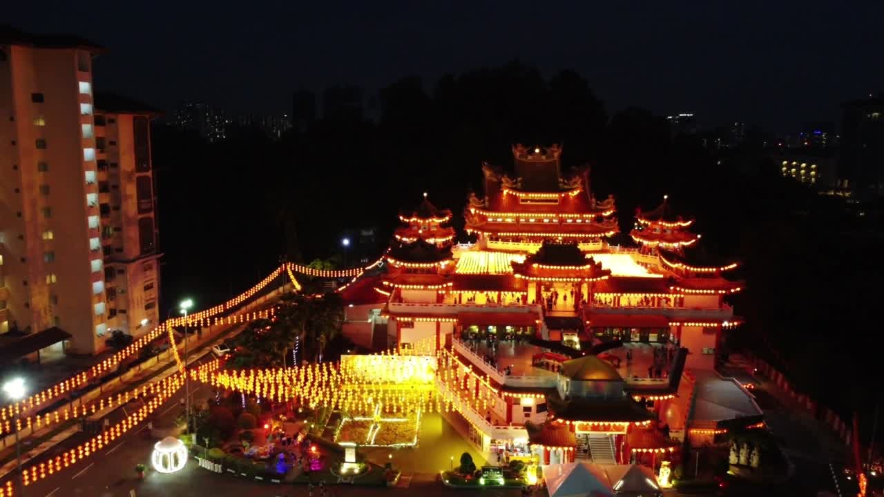 vista aérea del templo de thean hou en kuala lumpur, malasia.