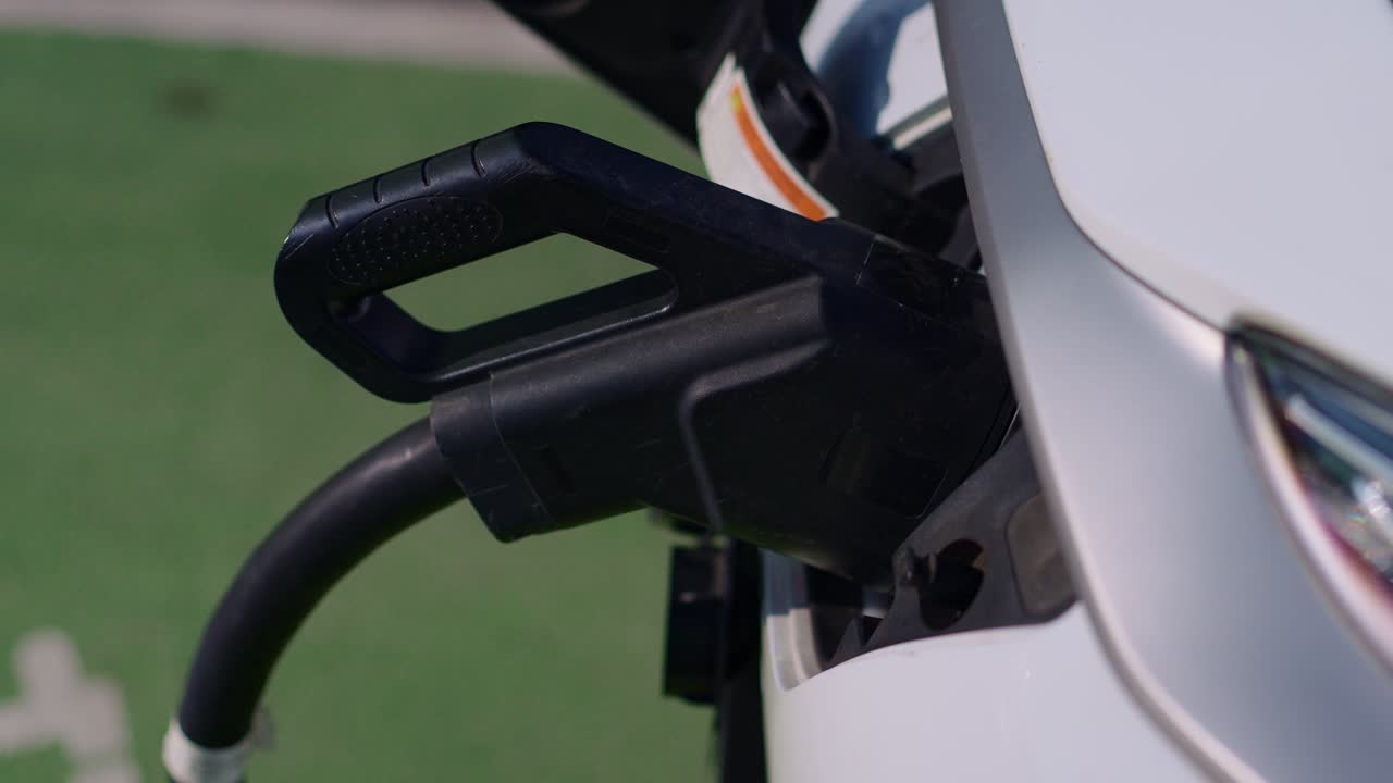 Зарядка электромобиля