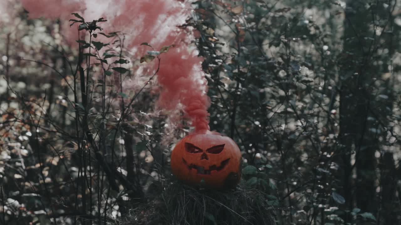 bomba de humo de 100 fps dentro de jack-o'lantern