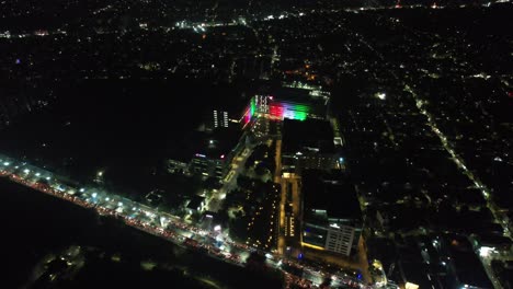 vista aérea nocturna del parque de tecnología de la información ubicado en la ciudad