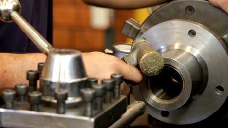 trabajo de máquinas de torno de la industria