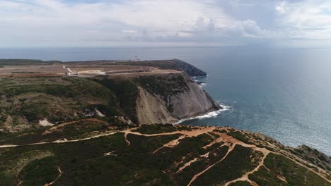 Atemberaubende-Meereslandschaft-Aus-Der-Portugiesischen-Luftaufnahme