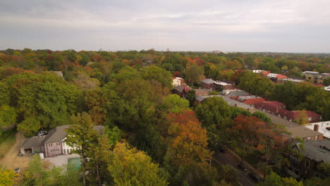 auge sobre el barrio de clayton en otoño en un hermoso día