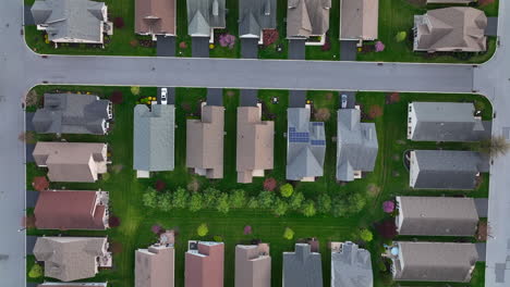 nueva vivienda compacta en los suburbios de estados unidos