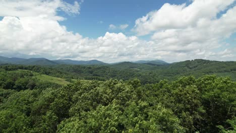 Wind-Blowing-Flying-Over-Treetops-near-Boone-NC,-North-Carolina