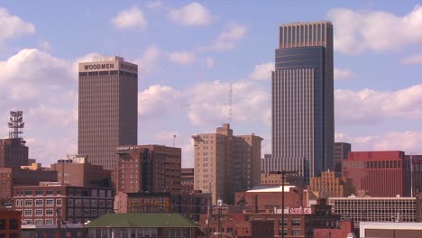 Clouds-drift-over-the-Omaha-Nebraska-skyline-in-time-lapse