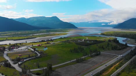 Video-4k-Del-Centro-De-Conservación-De-La-Vida-Silvestre-Cerca-De-Anchorage,-Alaska