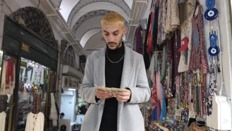 Counting-Money-Grand-Bazaar