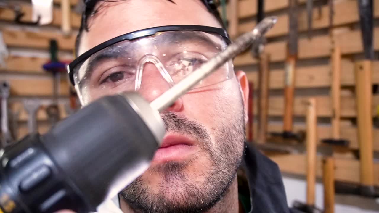 es importante verificar todas las herramientas que tiene en su garaje, para que pueda estar al tanto del equipo en el que puede confiar