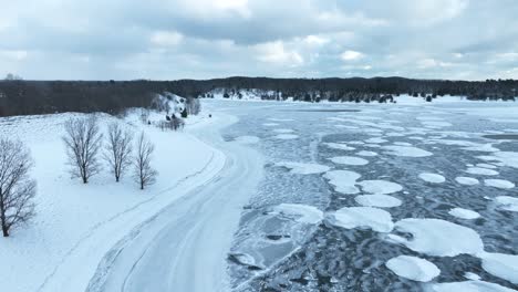 Verfolgung-Und-Neigung-Entlang-Der-Küste