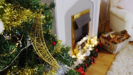 Decoration-on-christmas-tree