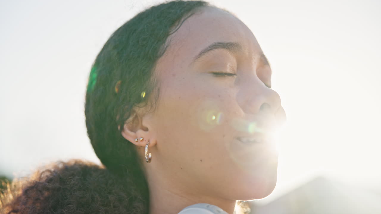 al aire libre, ejercicio y mujer con fitness
