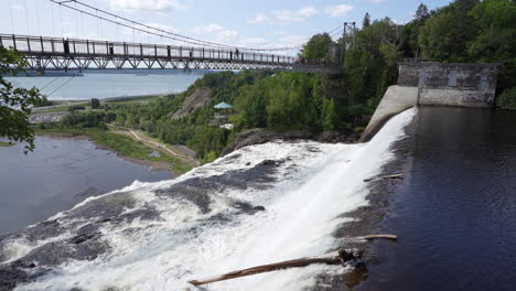 Rutschen-Montmorency-Fall-In-Quebec-City