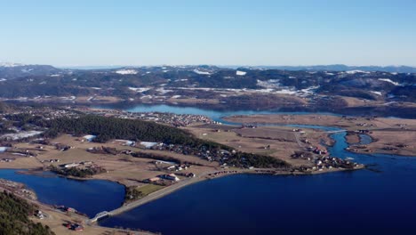 Küstenlandschaft-Mit-überblick-Vom-Berggipfel-Von-Blaheia-In-Norwegen