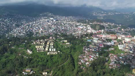 vista aérea de la estación de la colina ubicada en la frontera entre india y myanmar