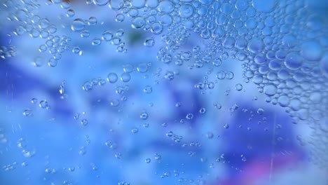 gotas de aceite abstractas en agua de colores