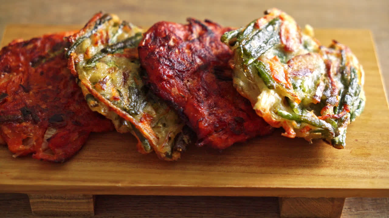 panqueque pajeon o coreano y panqueque kimchi coreano o kimchijeon - estilo de comida tradicional coreana