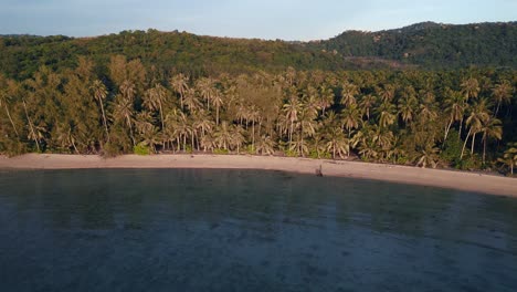 Bester-Luftflug-Von-Oben,-Natürliche-Strandbucht,-Thailand,-Goldene-Stunde,-Lagune-Koh-Kood-2022