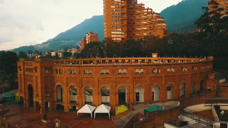 Seitenansicht-Der-„Plaza-De-Toros-La-Santamaría“-In-Bogotá-Ist-Eine-Stierkampfarena
