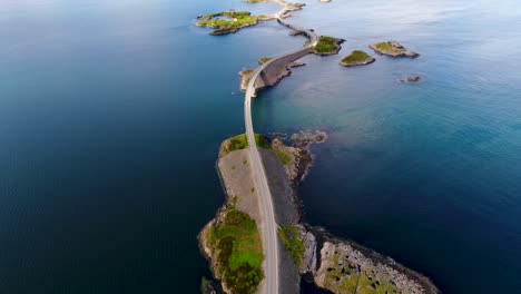 Imágenes-Aéreas-De-La-Carretera-Del-Océano-Atlántico-Noruega