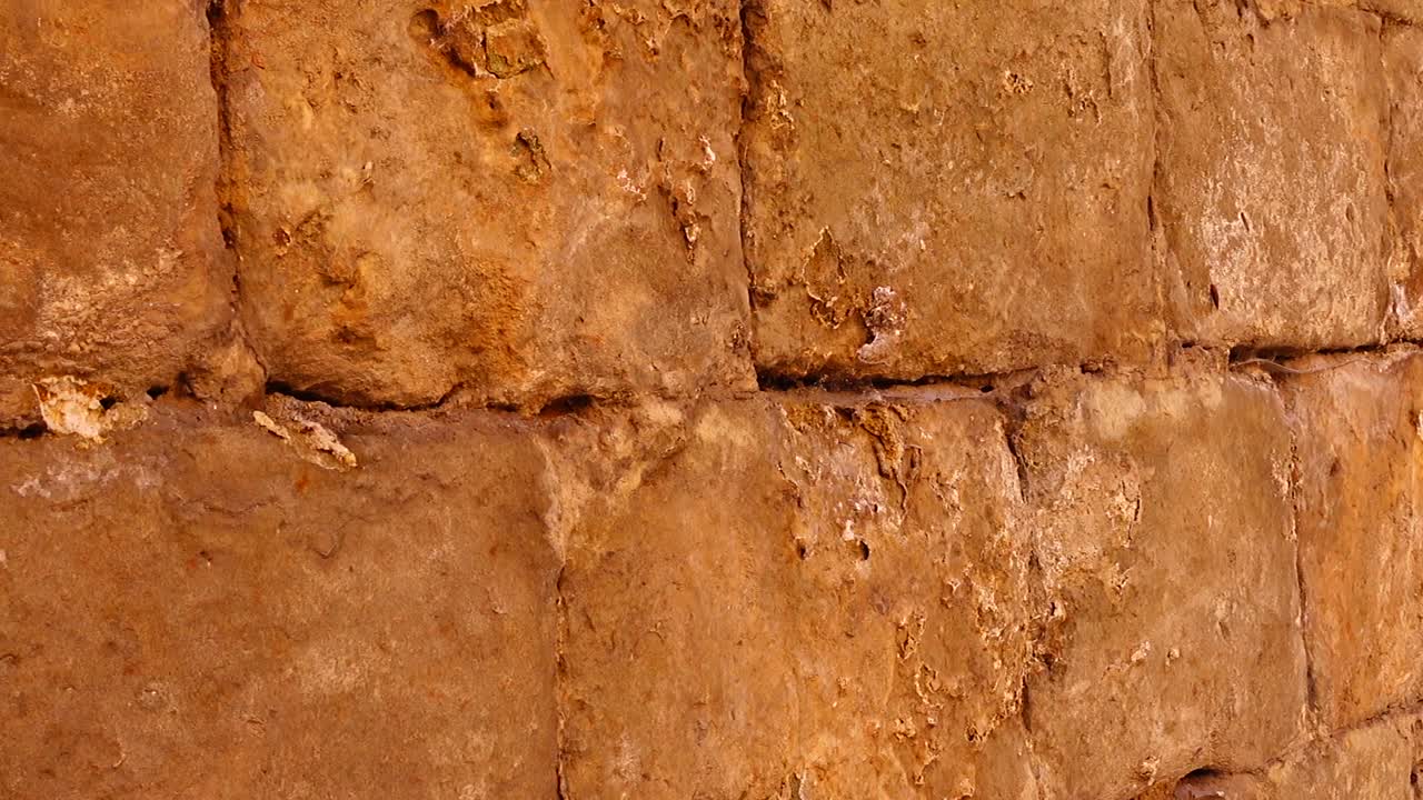 Un muro di pietra. Sfondo per riprese