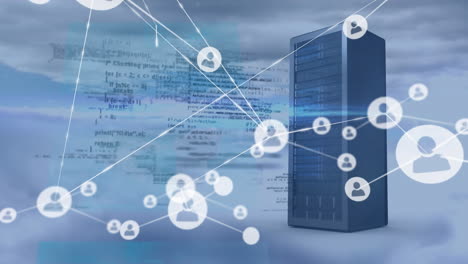 animación de iconos conectados a través del lenguaje informático y el rack del servidor de datos contra nubes densas