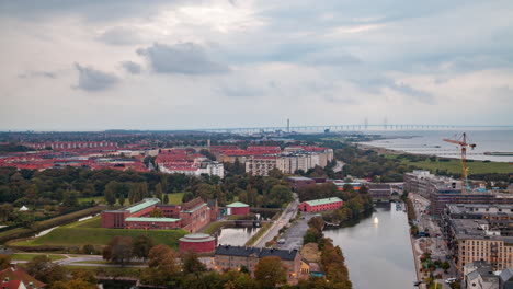 Puente-Fronterizo-Del-Horizonte-De-La-Puesta-Del-Sol-De-Malmo